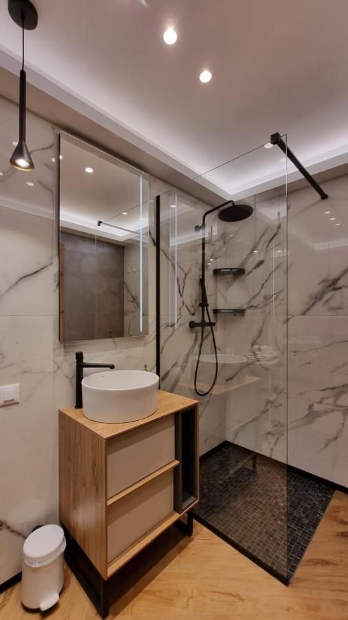 Penthouse Cosmopolit Apartment Brasov Bagian luar foto