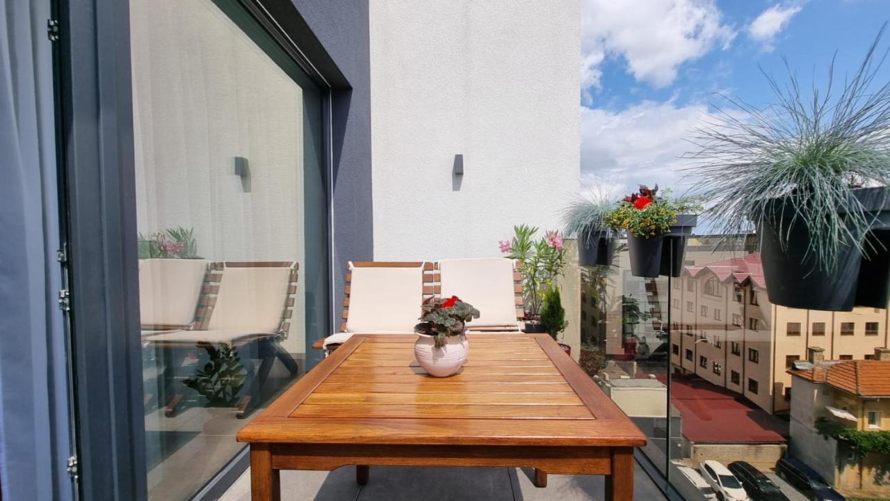 Penthouse Cosmopolit Apartment Brasov Bagian luar foto