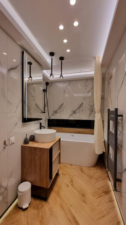 Penthouse Cosmopolit Apartment Brasov Bagian luar foto