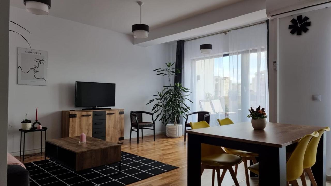 Penthouse Cosmopolit Apartment Brasov Bagian luar foto