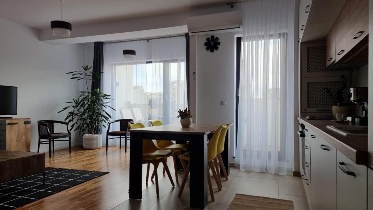Penthouse Cosmopolit Apartment Brasov Bagian luar foto