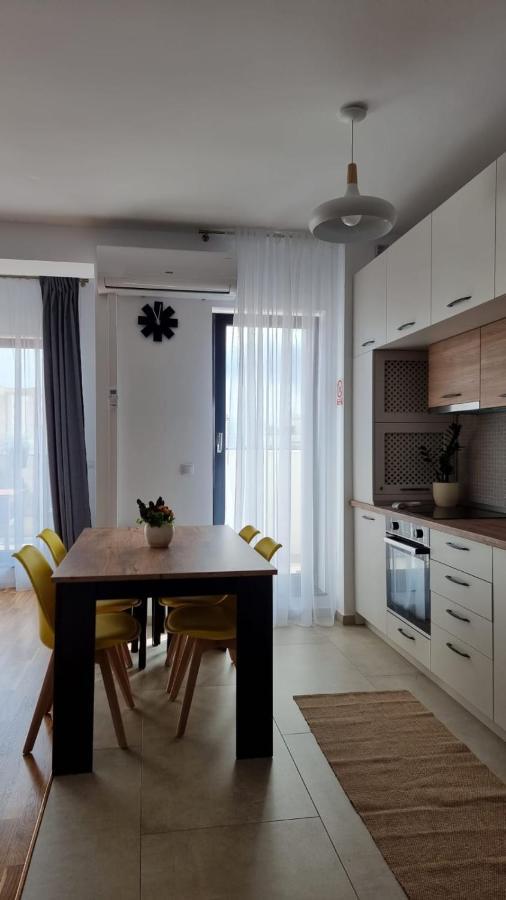 Penthouse Cosmopolit Apartment Brasov Bagian luar foto