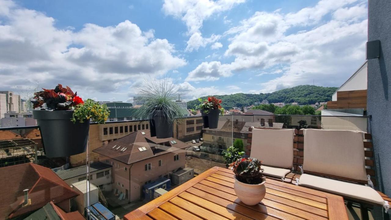 Penthouse Cosmopolit Apartment Brasov Bagian luar foto
